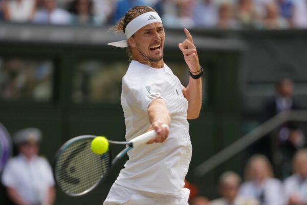 Alexander Zverev hat mehr Selbstbewusstsein und sein Spiel verbessert.