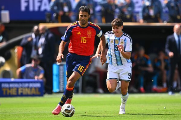 Rodri wurde als bester Spieler der Fußball-WM ausgezeichnet.