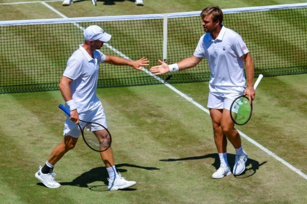 Tim Pütz (l) und Kevin Krawietz (r) stehen in Wimbledon im Halbfinale.