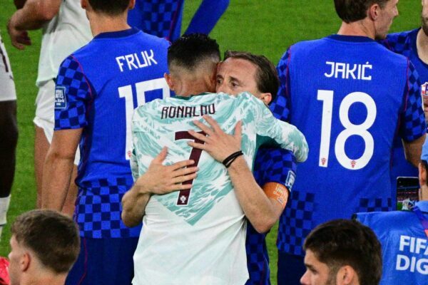 Cristiano Ronaldo tröstete Luka Modric nach dessen WM-Aus.
