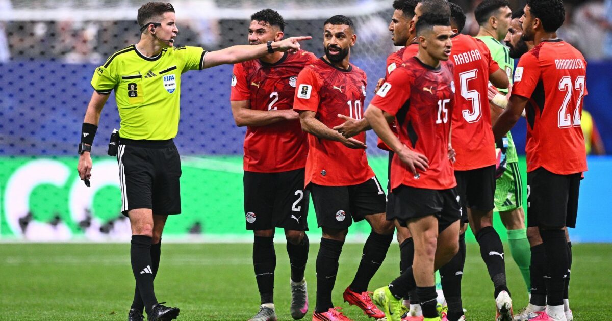 Die ägyptischen Spieler waren verärgert über Schiedsrichter Francois Letexier.