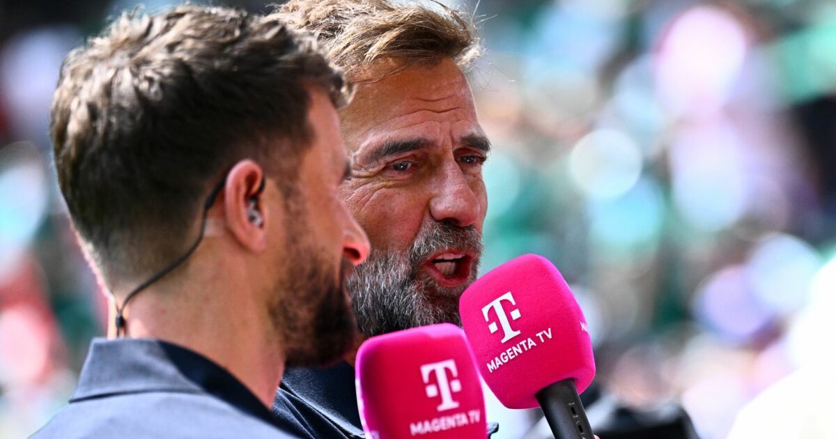 Für Thomas Müller (l) wäre eine Verpflichtung von Jürgen Klopp auch langfristig eine große Chance für den deutschen Fußball. (Archivbild)