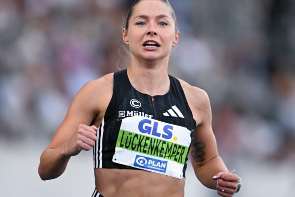 Gina Lückenkemper berichtete nach dem 100-Meter-Finale von einem Zeckenbiss in den Hinterkopf.