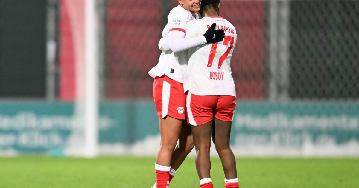 Lisa Baum (l) wechselt von Leipzig zu Arsenal. (Archivbild)