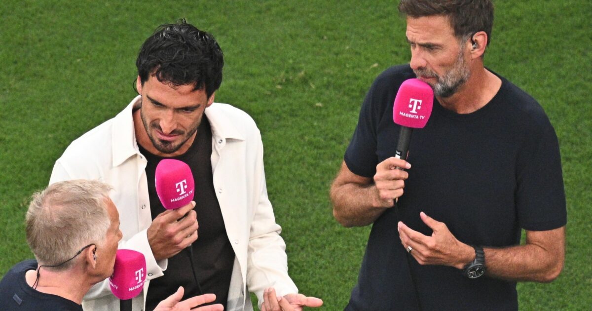 Mats Hummels (M) äußert als TV-Experte eine klare Meinung zu Julian Nagelsmann. (Archivbild)