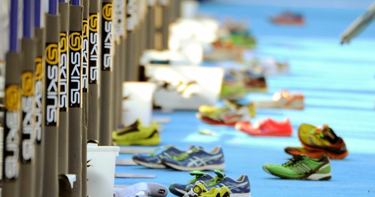 In einer Wechselzone beim Triathlon kann es schon mal hektisch zugehen. (Archivbild)