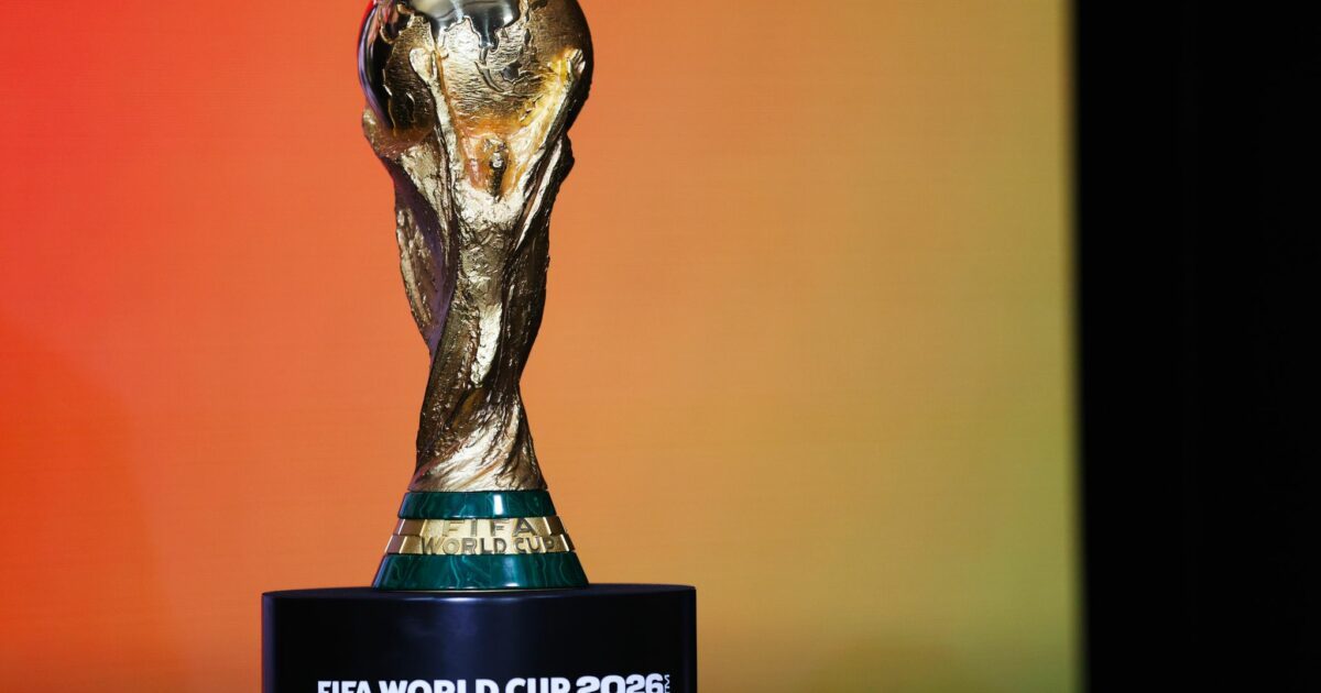 Der WM-Pokal wird 2030 in sechs Ländern ausgespielt. (Archivbild)