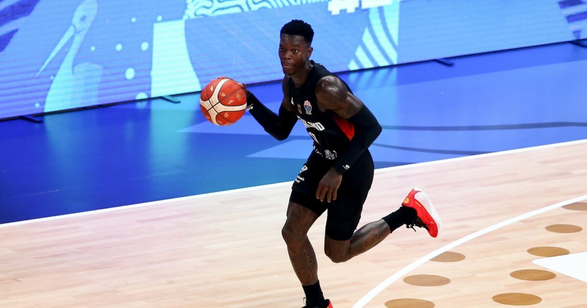 Dennis Schröder spielt auch in diesem Sommer für die Nationalmannschaft. (Archivbild)