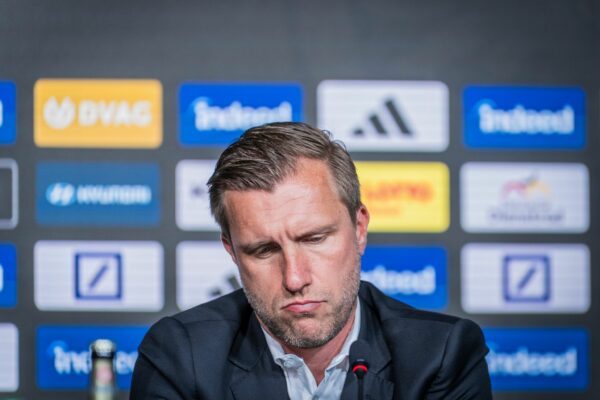 Eintracht Frankfurts Sportvorstand Markus Krösche erwarb ein Grundstück auf einer kroatischen Insel. (Archivbild)