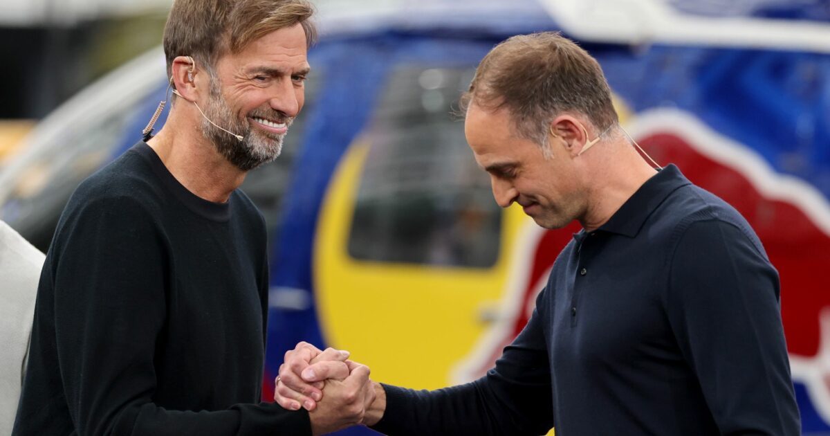Jürgen Klopp kann nur mit Einverständnis von Red-Bull-Chef Mintzlaff (r.) Bundestrainer werden. (Archivbild)