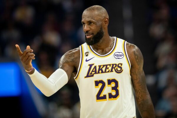 Die Philadelphia 76ers heißen Superstar LeBron James willkommen. (Archivbild)
