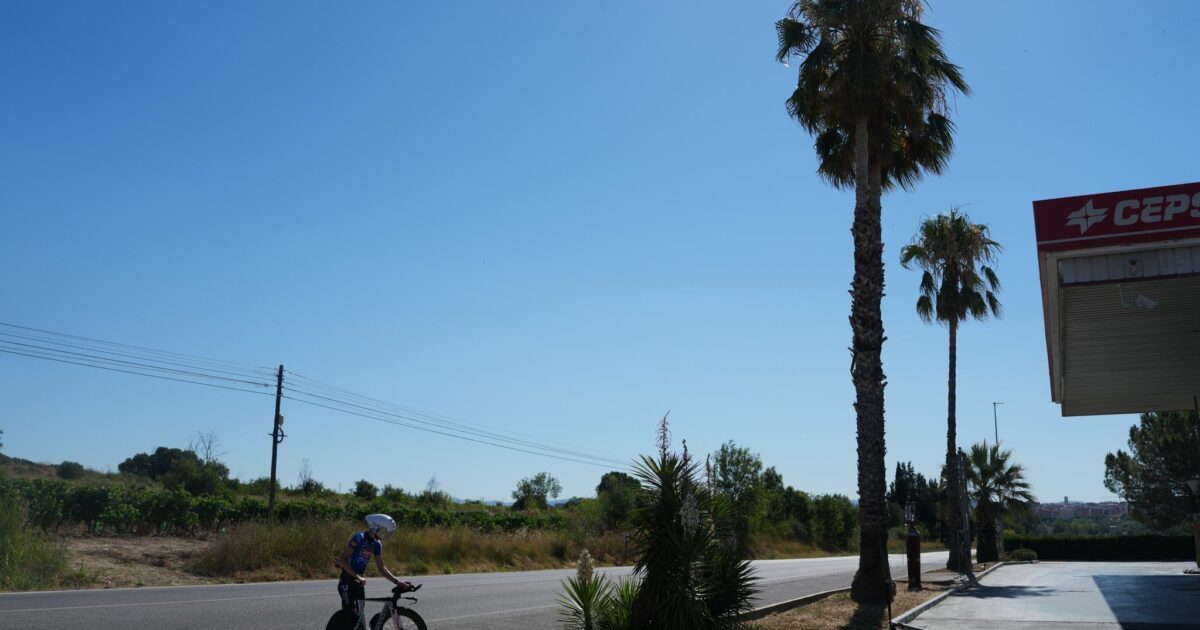 Bei extremer Hitze drohen in Frankreich Einschränkungen für die Tour de France.