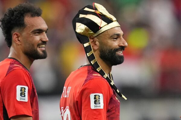 Der Ägypter Mohamed Salah (r) feierte den historischen Sieg seines Teams.