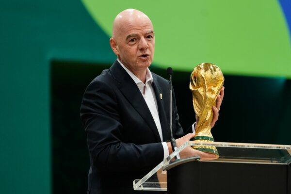 FIFA-Präsident Gianni Infantino sorgt für Wirbel mit seinen jüngsten Plänen. (Archivbild)