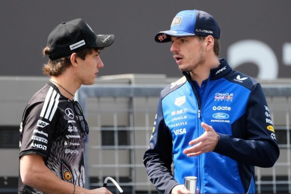 Irgendwann einmal Formel-1-Teamkollegen? Kimi Antonelli (l) und Max Verstappen. (Archivbild)