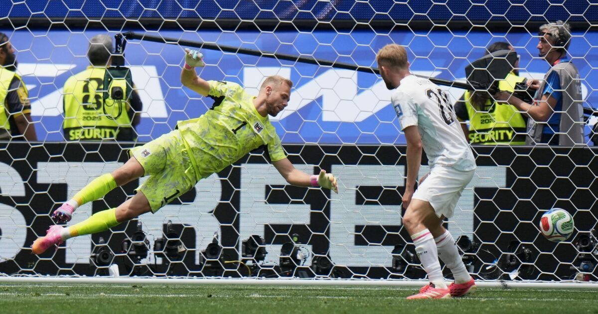 Alexander Schlager (l) wechselt zu Werder Bremen. (Archivbild)