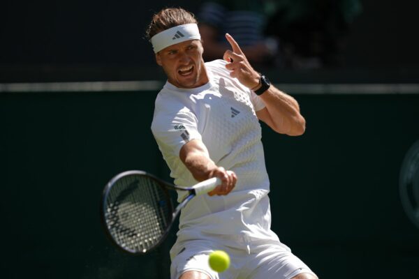 Alexander Zverev steht in Wimbledon in der dritten Runde.