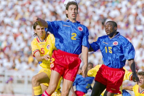 Kolumbiens Spieler Andres Escobar bei der WM 1994. Der Verteidiger wurde während des Turniers erschossen. (Archivbild)