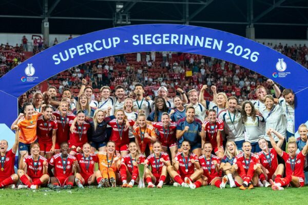 Wieder geschafft. Die Bayern-Frauen holen erneut den Supercup.