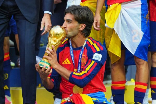 Wechselt von Barcelona nach Paris: Ferran Torres. (Archivbild)