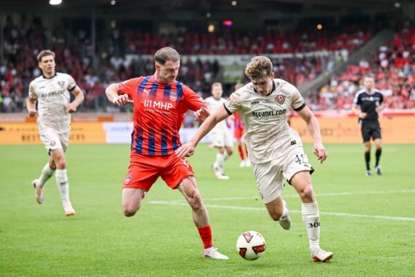 Heidenheim und Dynamo lieferten sich ein packendes Duell auf der Ostalb.