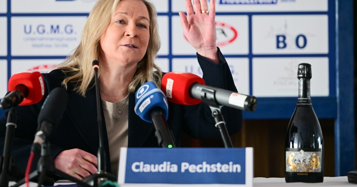 Grüßt künftig als Bundestrainerin: Claudia Pechstein. (Archivbild)