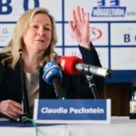 Grüßt künftig als Bundestrainerin: Claudia Pechstein. (Archivbild)