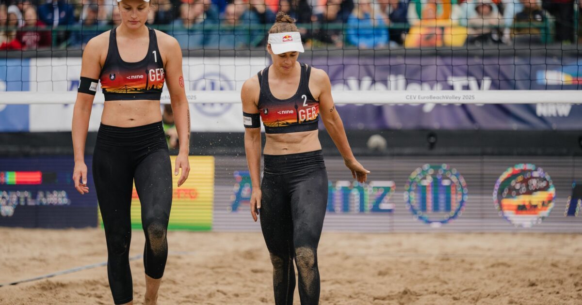 Auch Svenja Müller (l) und Cinja Tillmann scheiterten bei der Beach-EM im polnischen Stare Jablonki früh. (Archivbild)