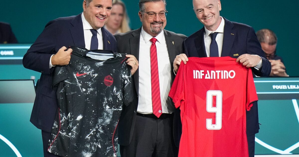Montagliani (l.) und Infantino (r.) könnten zu Rivalen werden. (Archivbild)