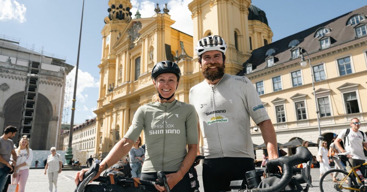 Die Extremsportler Jonas Deichmann und Josefine Rutkowski sind mit ihren Rädern 24.000 Kilometer durch Europa gefahren.