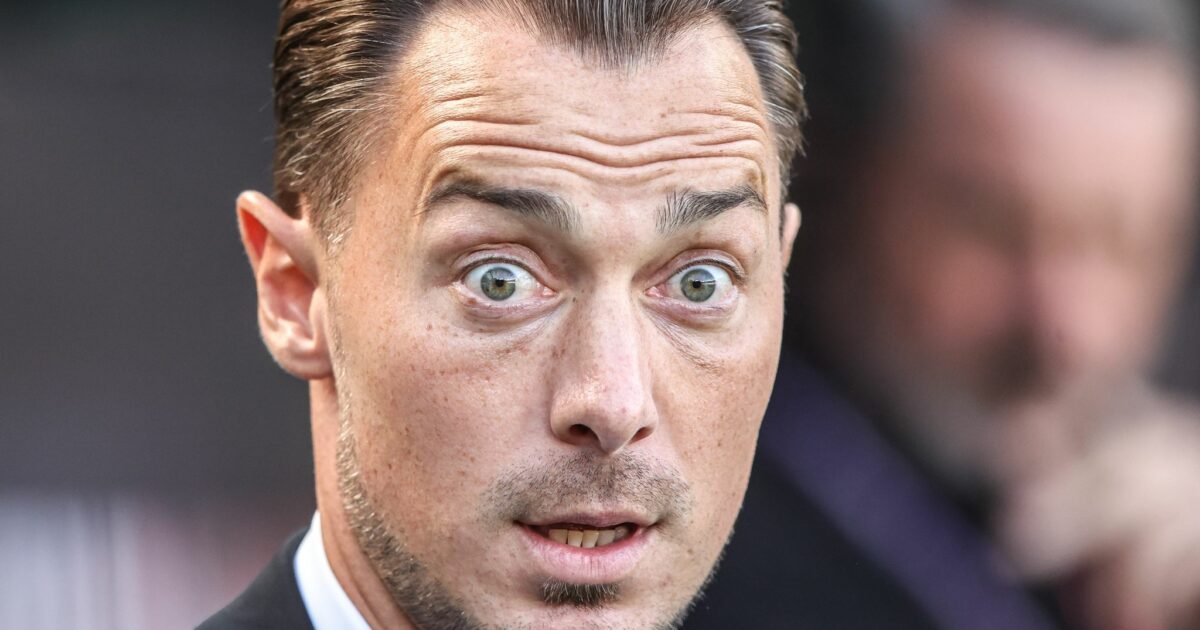 Newcastles deutscher Coach Matthias Jaissle war mit dem späten Elfmeterpfiff für Liverpool überhaupt nicht einverstanden.