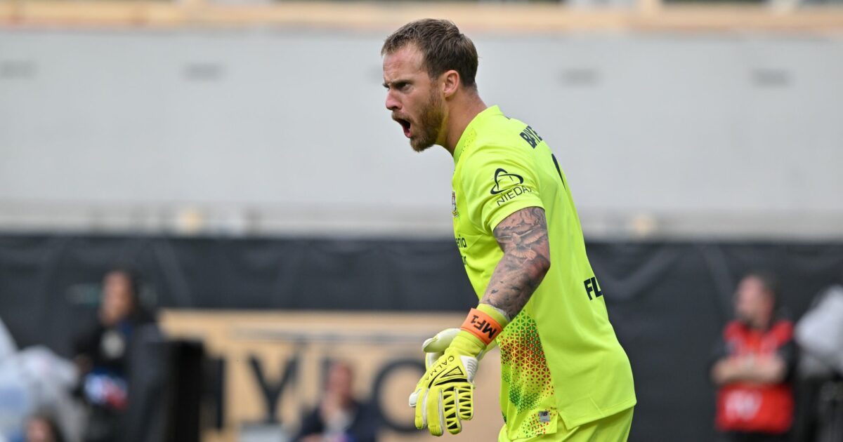 Geht mit seinen Teamkollegen hart ins Gericht: Bayer-Keeper Mark Flekken.