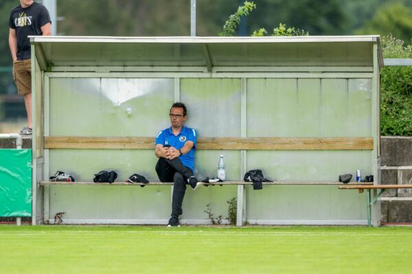 Bislang glücklos: Trainer Kristian Arambasic träumt weiter vom ersten Pokal-Coup.