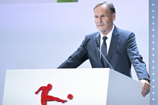Liga-Präsident Hans-Joachim Watzke hat sich zur Stellungnahme des Bundeskartellamts geäußert. (Archivbild)