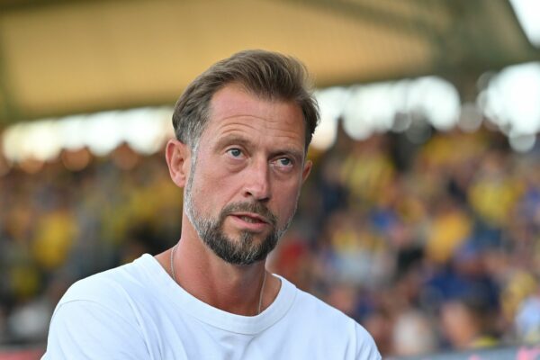 Eintracht-Coach Lars Kornetka und sein Team sind wieder auf dem Boden der Tatsachen angekommen.