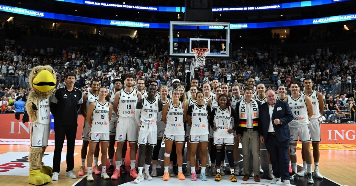 Beim Basketball-Doppelpack in Köln gab es eine besondere Vertragsverlängerung.