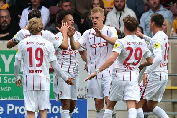 Spielentscheider: Matthias Ginter (M.) traf doppelt beim Freiburger Auswärtssieg.