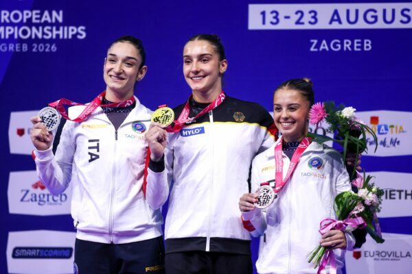 Stolzes Lächeln: Helen Kevric mit ihrer Goldmedaille.
