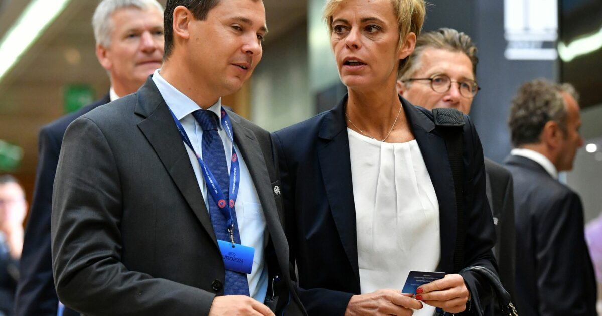 Betriebsdirektor Kevin Lamour (l) hat die FIFA verlassen. (Archivbild)