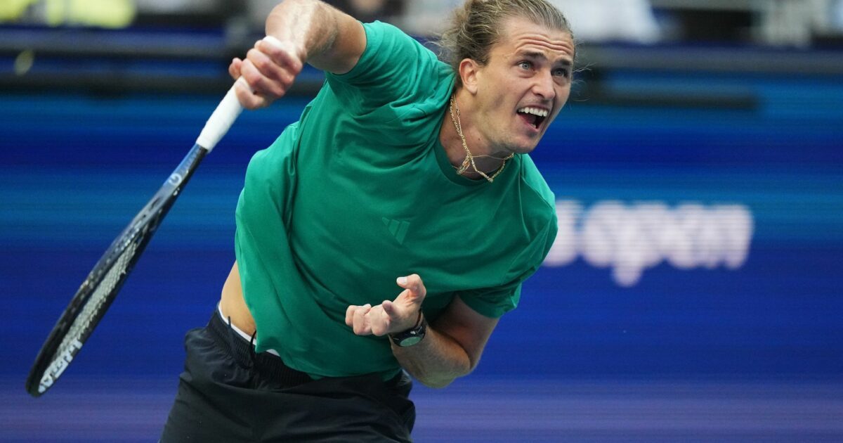 Alexander Zverev wird seinen ersten Auftritt bei den US Open unter Flutlicht absolvieren. (Archivbild)