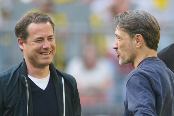Wünschen Jamal Musiala alles Gute: Lars Ricken (l) und Niko Kovac. (Archivbild)