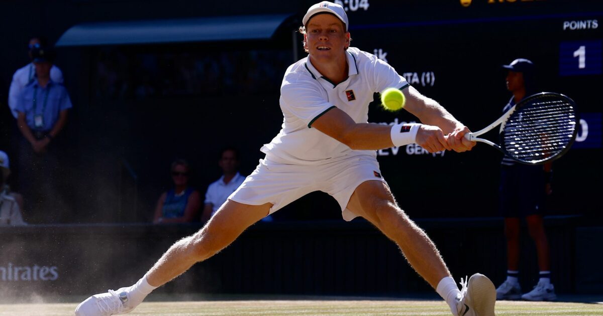 Der italienische Tennis-Star Jannik Sinner muss für die US Open ab. (Archivbild)