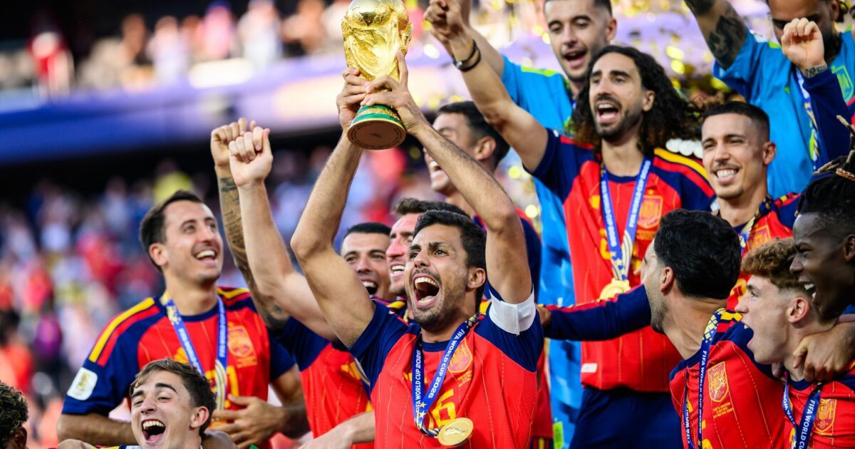 Der spanische Weltmeister-Kapitän Rodri steht Medienberichten zufolge vor einem Wechsel zum FC Barcelona. (Archivbild)