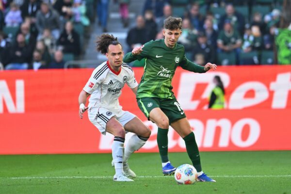 Lindström (r.) spielte für Wolfsburg und die Eintracht. (Archivfoto)