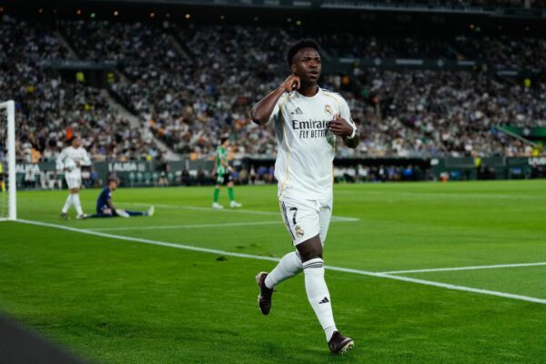 Vinícius Junior hat seinen Vertrag bei Real Madrid langfristig verlängert. (Archivbild)