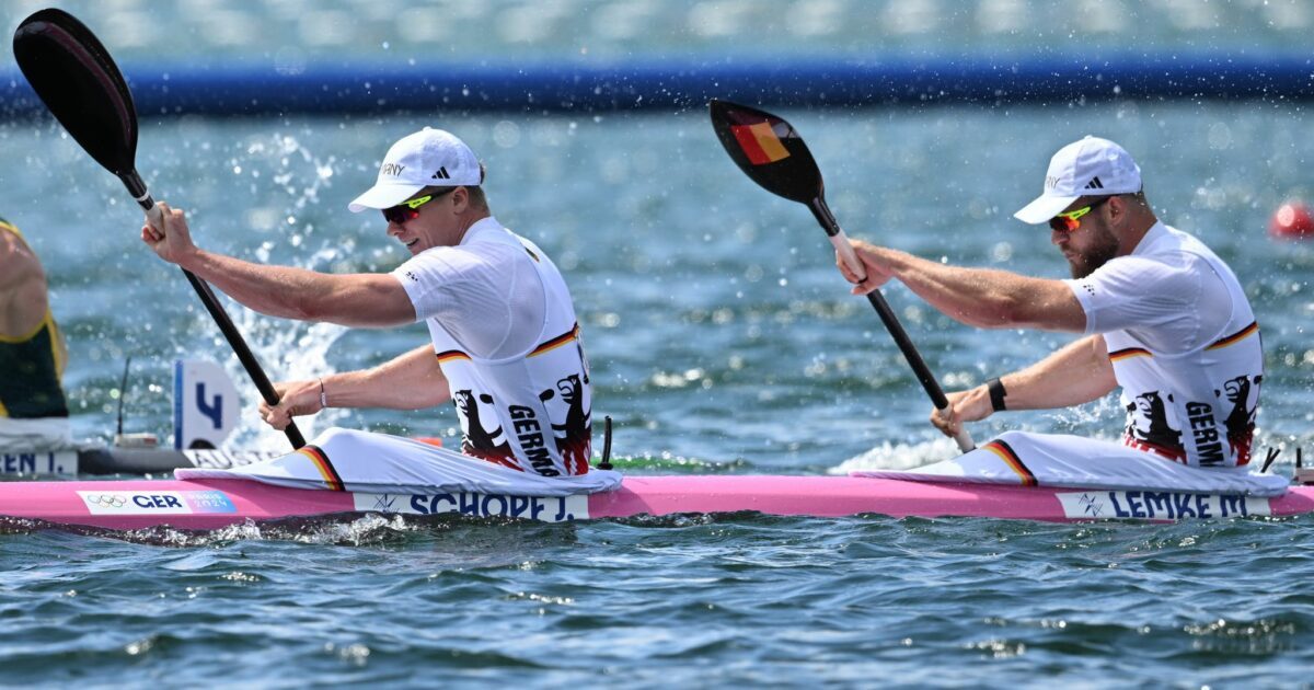 Jacob Schopf und Max Lemke (r) holen bei der Kanu-WM in Posen WM-Gold. (Archivbild)