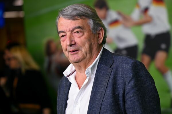 Ex-DFB-Boss Wolfgang Niersbach äußert sich zur Krise beim Fußball-Weltverband FIFA. (Archivbild)
