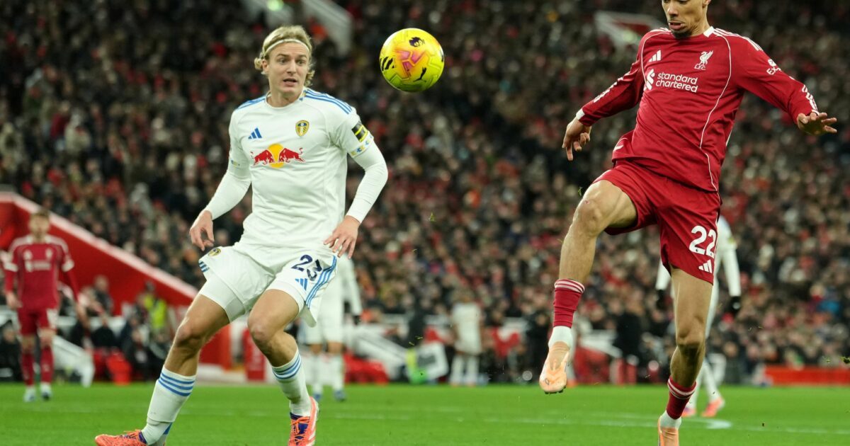 Verstärkt den HSV: Abwehrspieler Sebastiaan Bornauw (l.). (Archivbild)