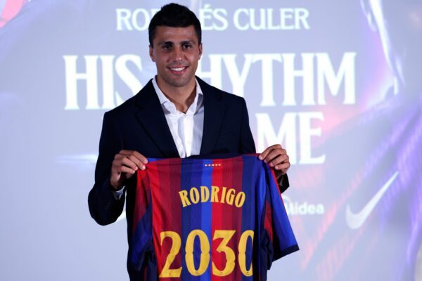 Spaniens Weltmeister Rodri spielt künftig für den FC Barcelona.