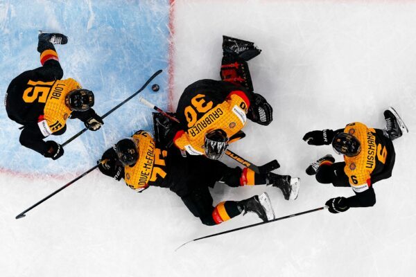 Die Eishockey-Nationalmannschaft bekommt einen neuen Bundestrainer. (Archiv)